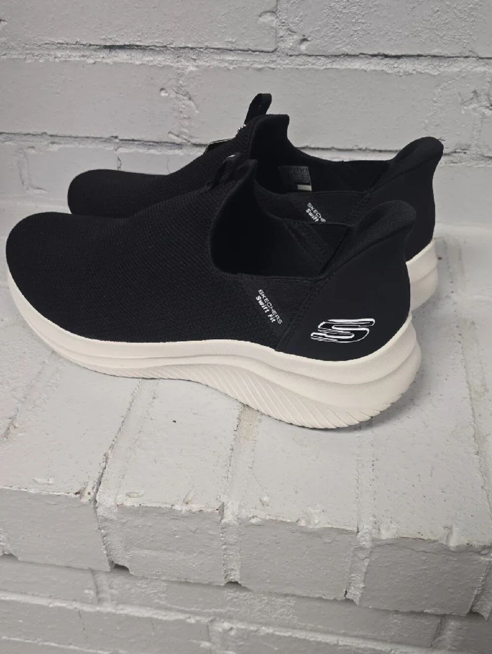Skechers Mens Black Knit Slip-On Sneakers with White Sole.  Size 13. NWT.